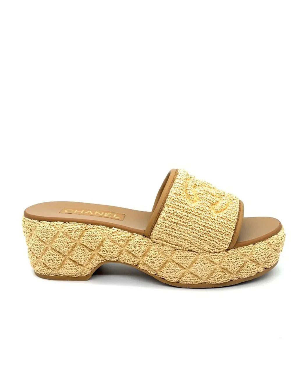 CHANEL 25c quilted